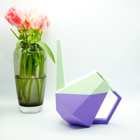 Designer Gießkanne "Poly" | lavendel mintgrün